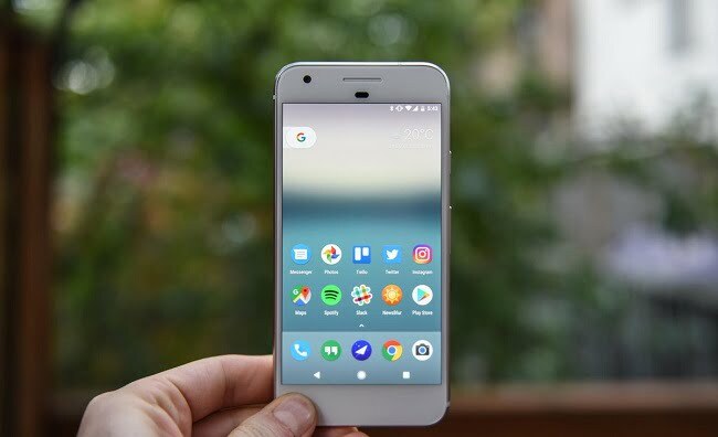Google Pixel telefonda OLED ekran kullanmak istiyor